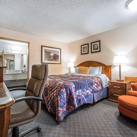 בייקר סיטי Rodeway Inn מראה חיצוני תמונה