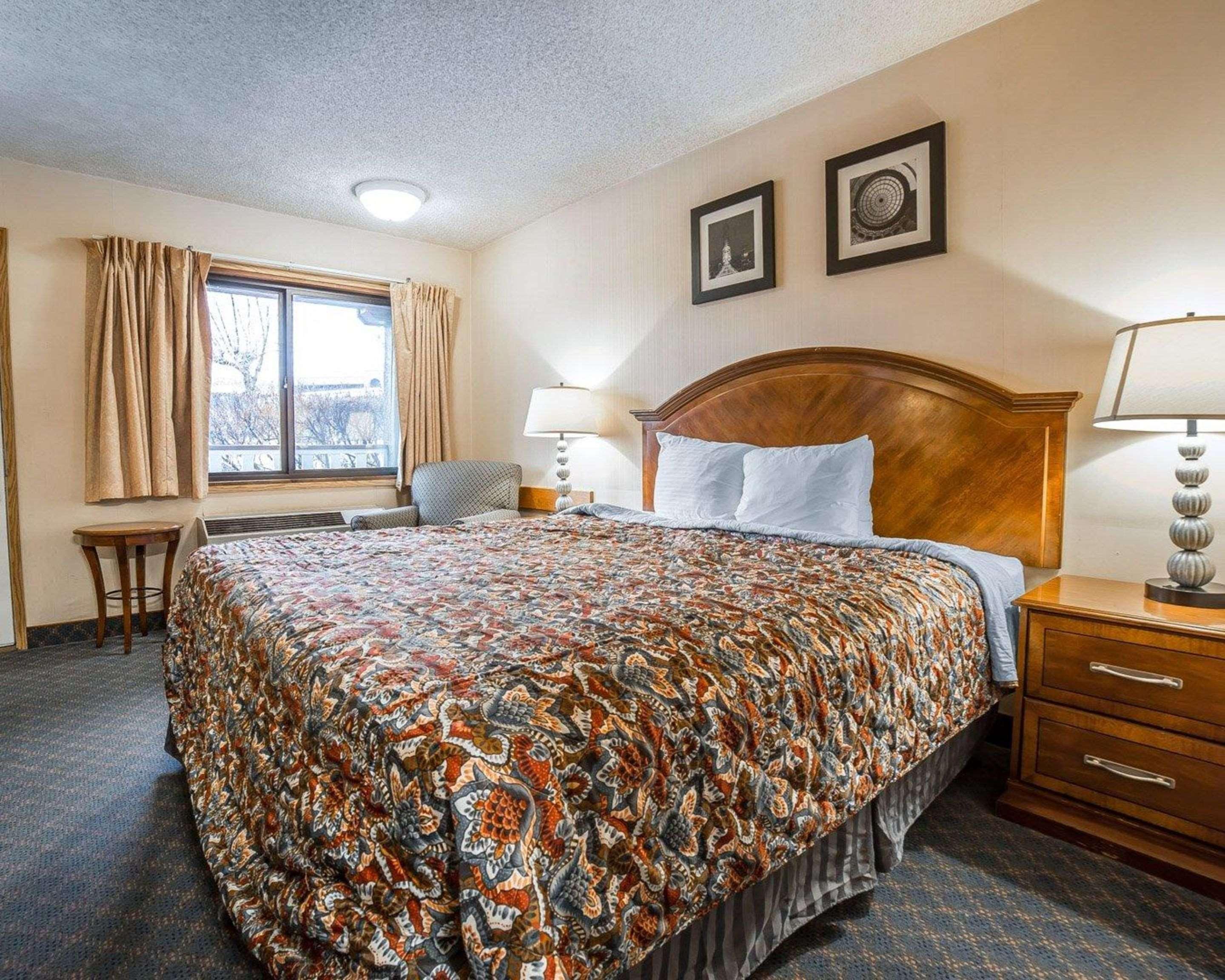בייקר סיטי Rodeway Inn מראה חיצוני תמונה