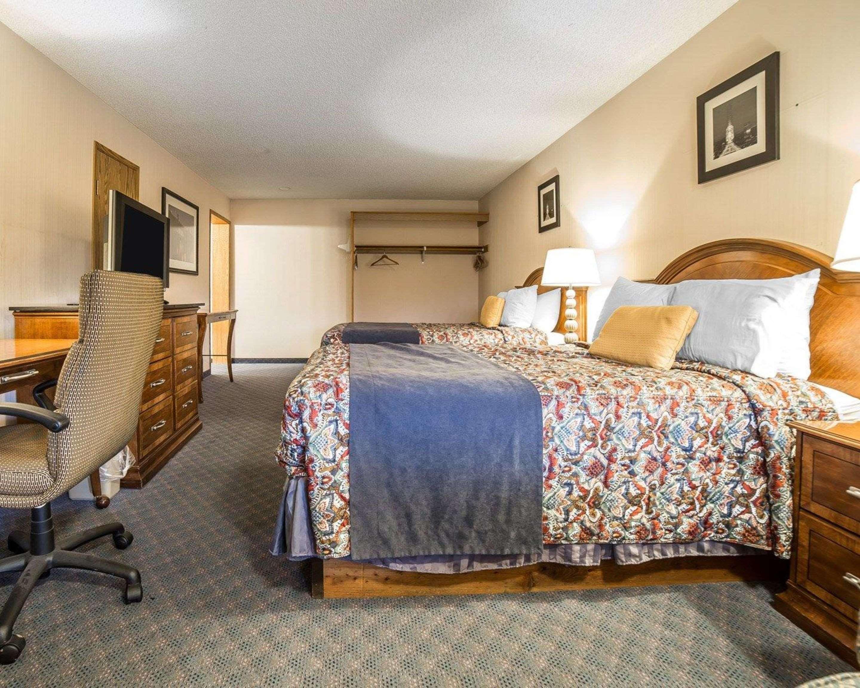 בייקר סיטי Rodeway Inn מראה חיצוני תמונה