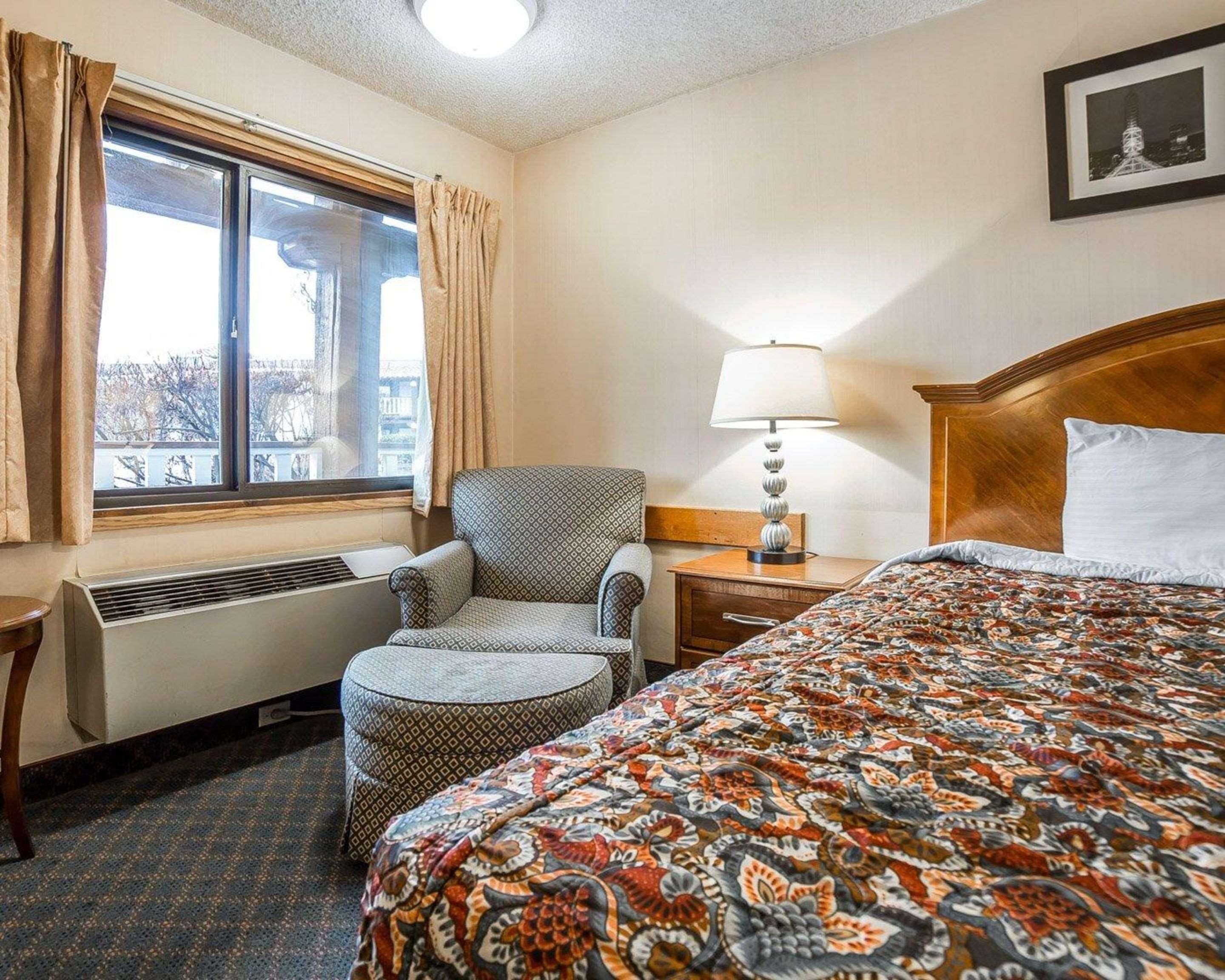 בייקר סיטי Rodeway Inn מראה חיצוני תמונה