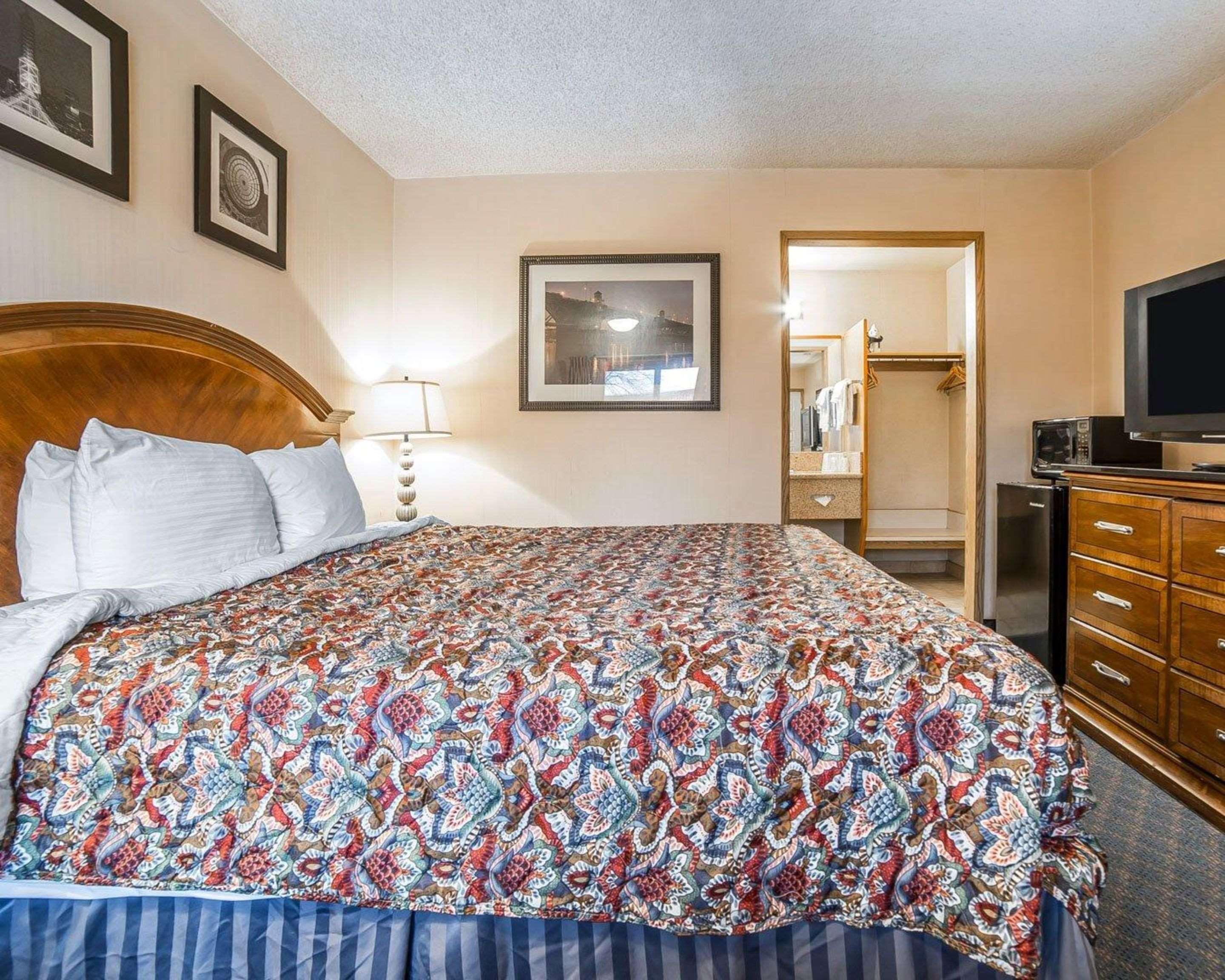 בייקר סיטי Rodeway Inn מראה חיצוני תמונה