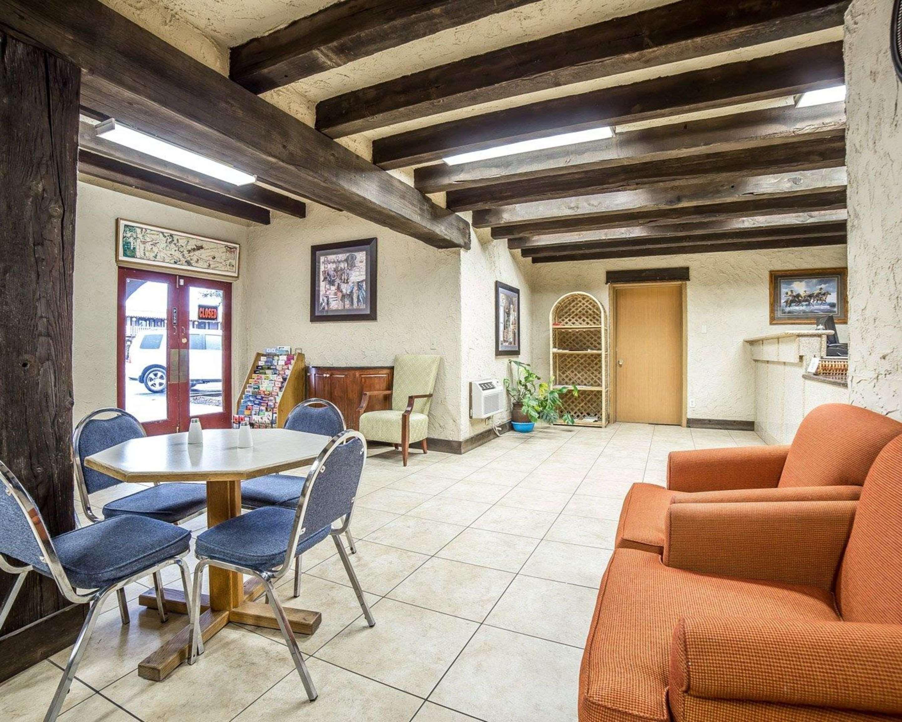 בייקר סיטי Rodeway Inn מראה חיצוני תמונה