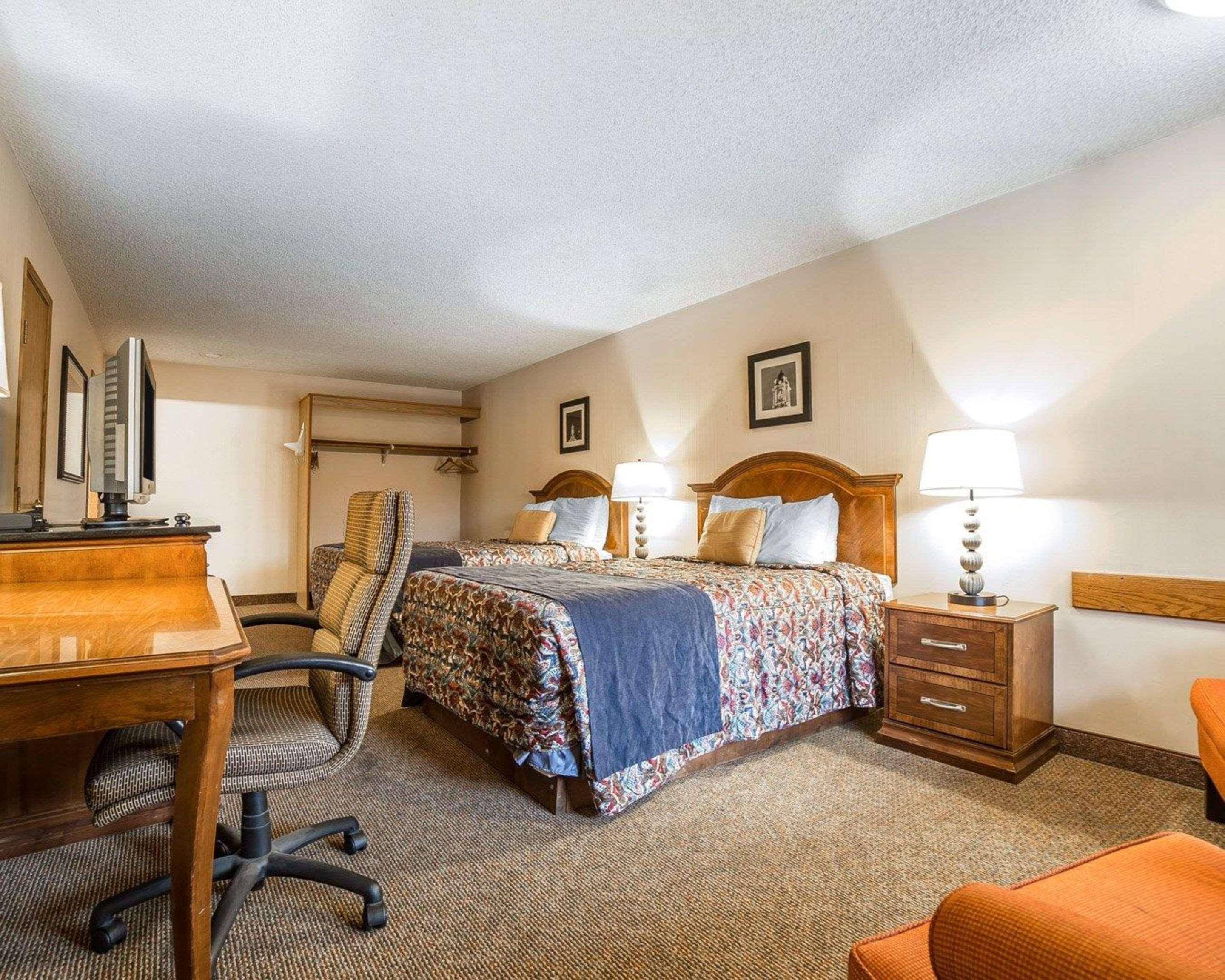 בייקר סיטי Rodeway Inn מראה חיצוני תמונה