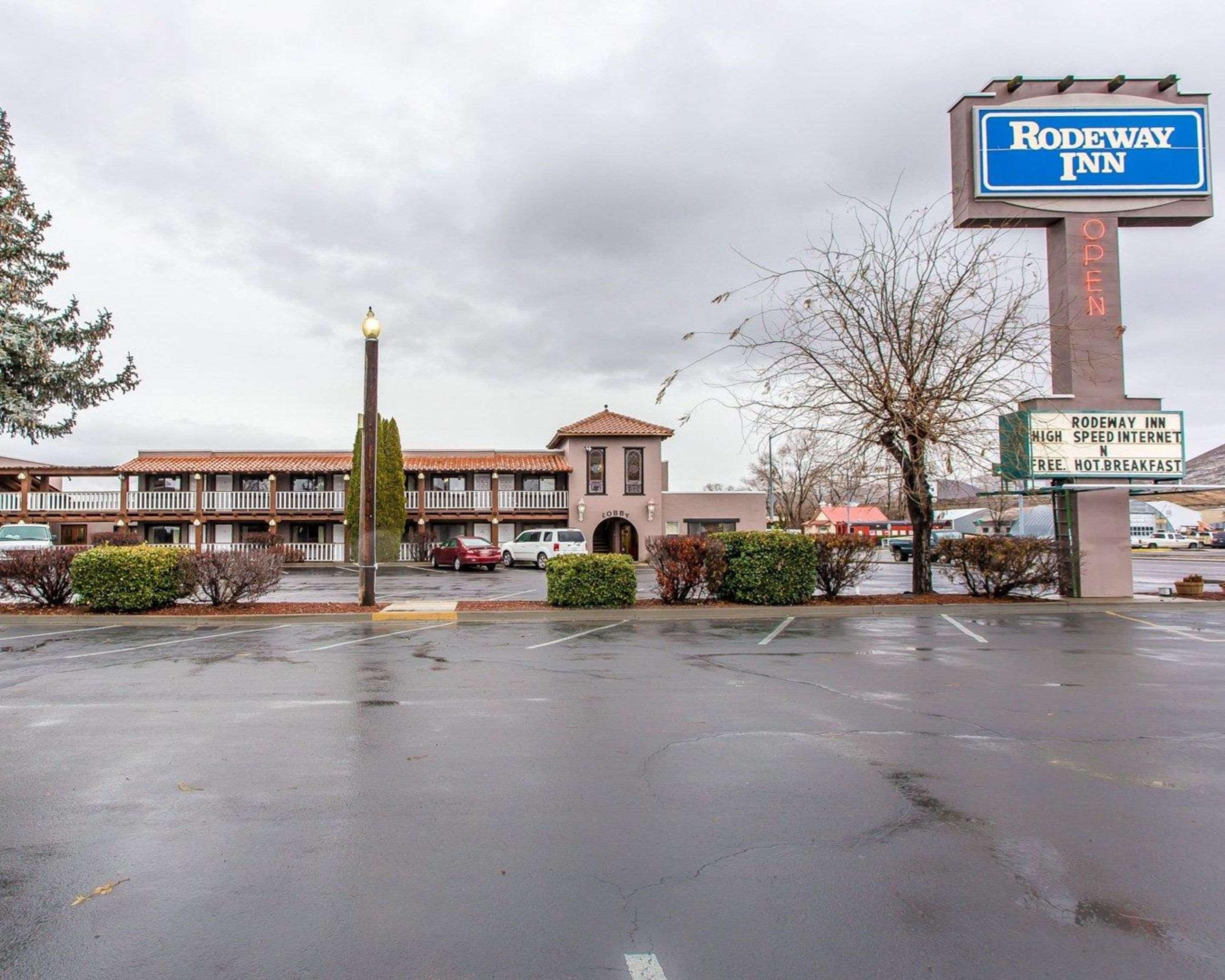 בייקר סיטי Rodeway Inn מראה חיצוני תמונה