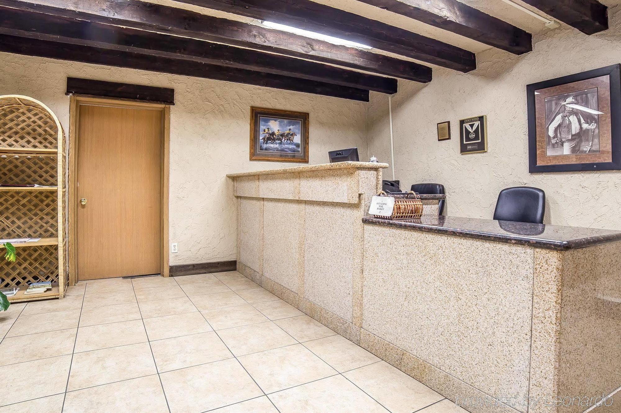 בייקר סיטי Rodeway Inn מראה חיצוני תמונה